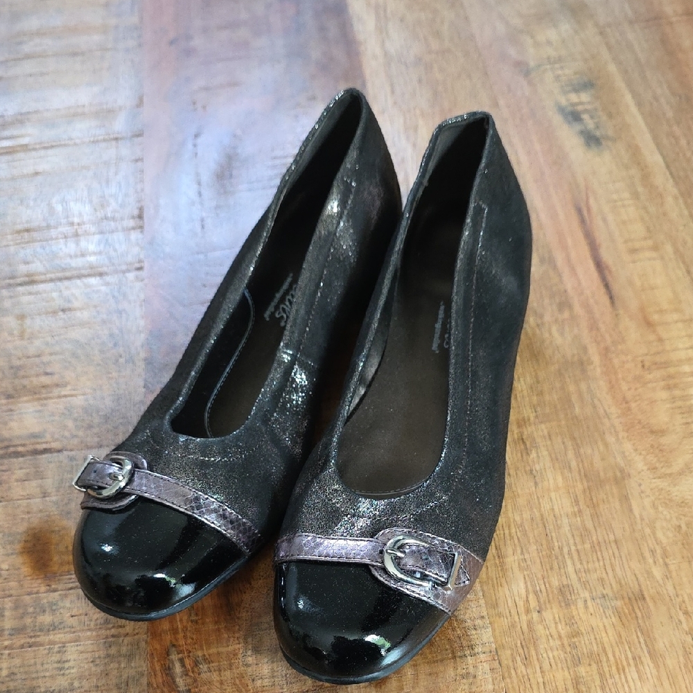 Chic Black and Silver Flats